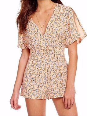 FREE PEOPLE SzL MEET VIRGINIA V-NECK PRINTED ROMPER PINK COMBO